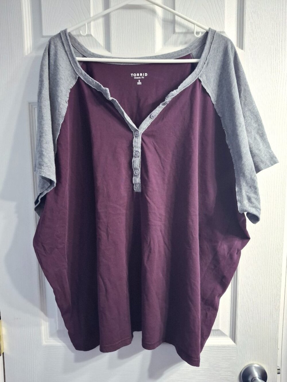 torrid Plum and Gray Henley Tee, size 5X